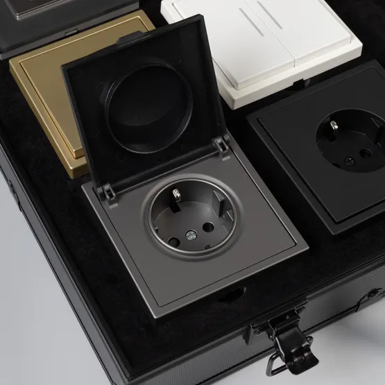 Фото #5 товара Демо-кейс WRA-CASE-MTL-BK-V8 (NOBE, OMALI) (Arlight, Металл)